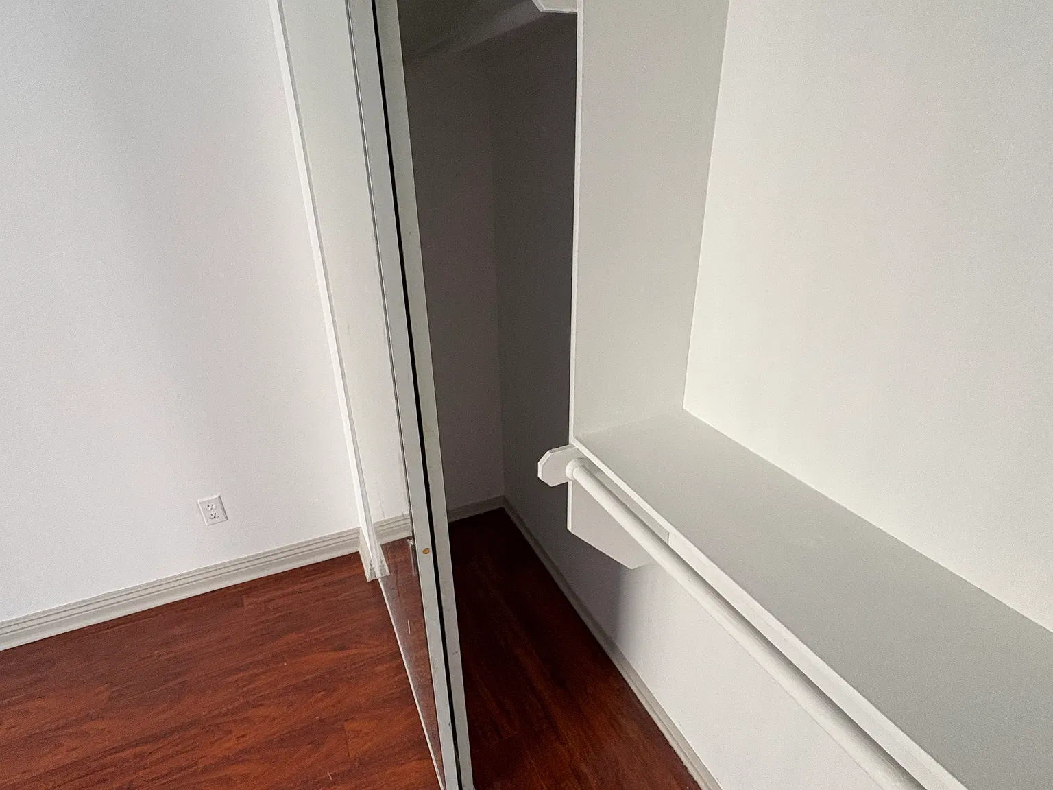 2 bed, 990 sqft, $3,095 — Photo 2