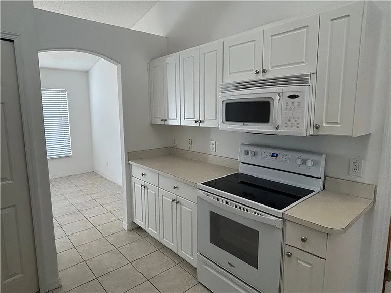 720 24th St SW — Photo 11