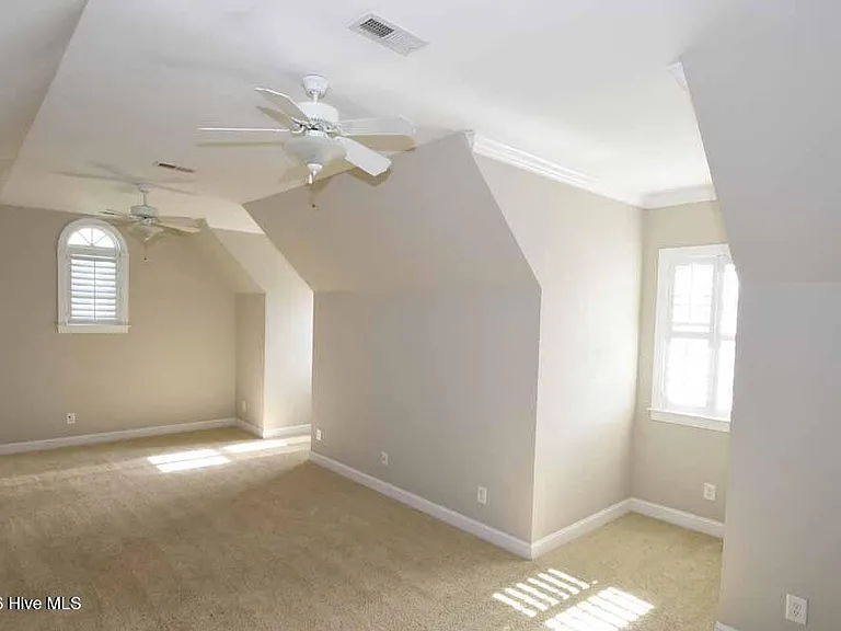 1129 Scarlet Oak Dr — Photo 33