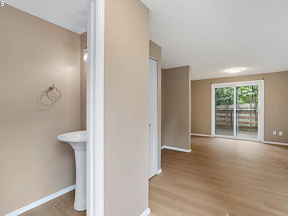 3rd image of 1614 Village Park Pl