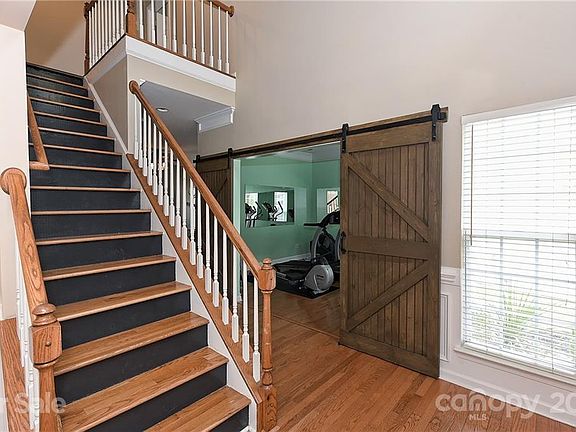 3rd image of 133 Sandreed Dr