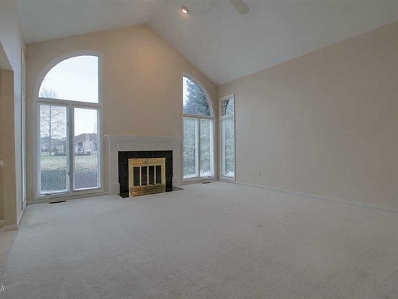 5th image of 52547 Covecreek Dr