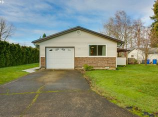 781 NW Carlton St, Estacada, OR