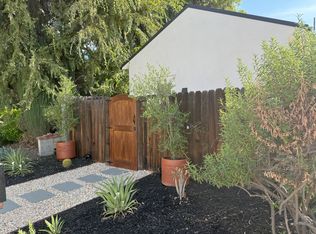 5918 Hinton Ave, Woodland Hills, CA 91367