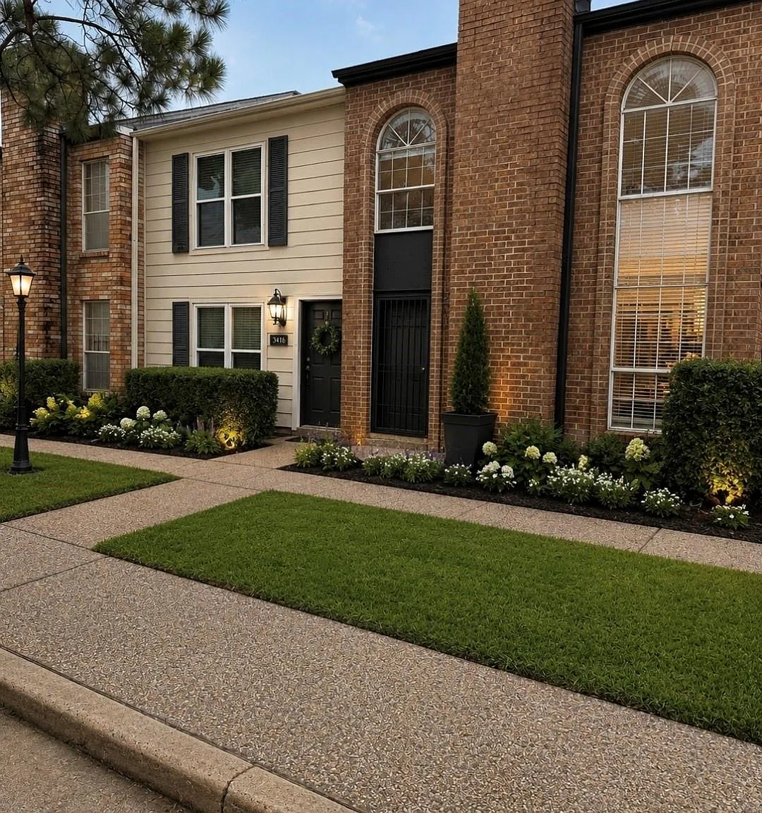 2 bed, 1.5 bath, 1296 sqft, $1,499 — Photo 1