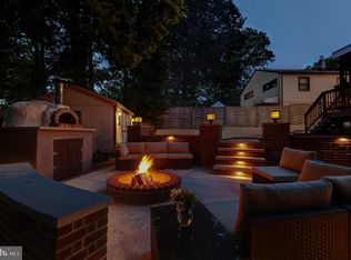 925 Broadway Ave, Secane, PA 19018