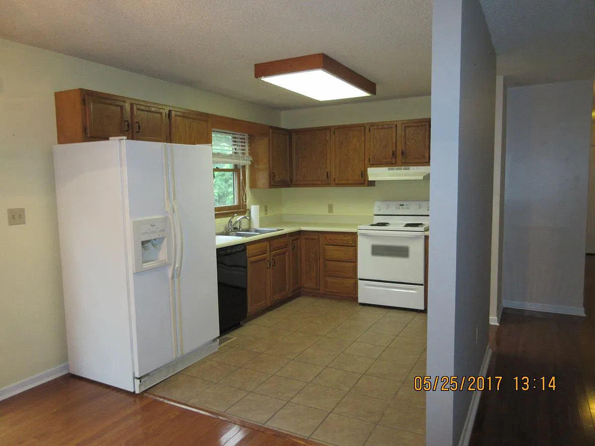 3 bed, 2.5 bath, 1768 sqft, $1,500 — Photo 2