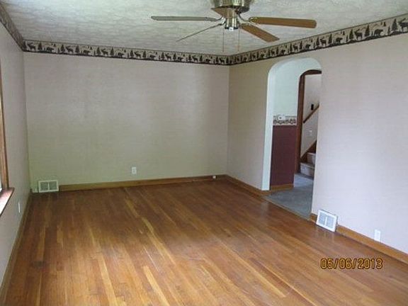 2nd image of 418 Lee Ln