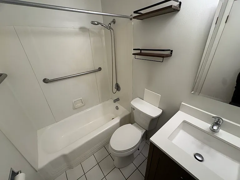 820 Park Ave — Photo 10