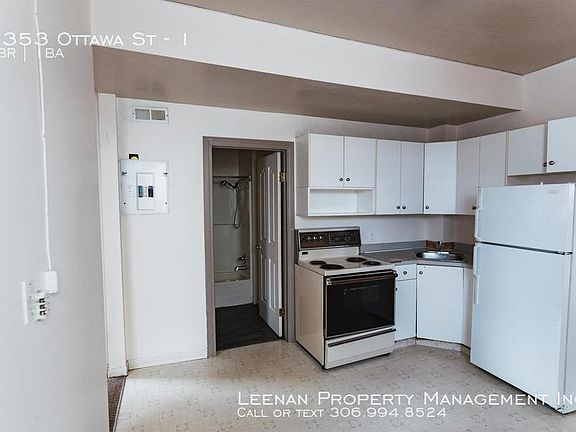 3rd image of 2353 Ottawa St #1