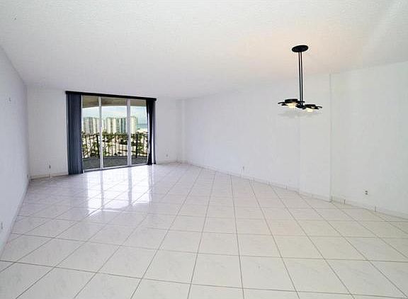 Home For Sale In Hallmark