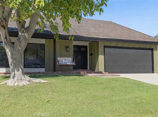 28975 Lotusgarden Dr, Santa Clarita, CA 91387