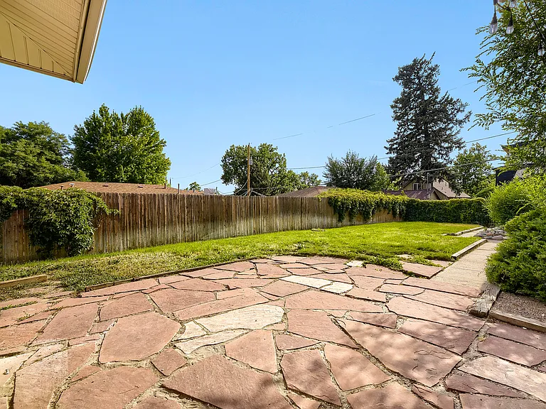 2727 Perry St — Photo 25