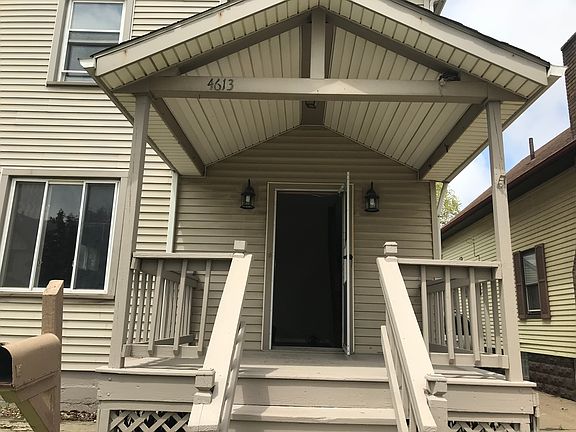 3rd image of 4613 Pearse Ave