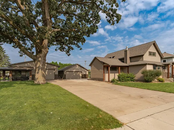 918 Saint Charles Ave, Saint Charles, MN 55972