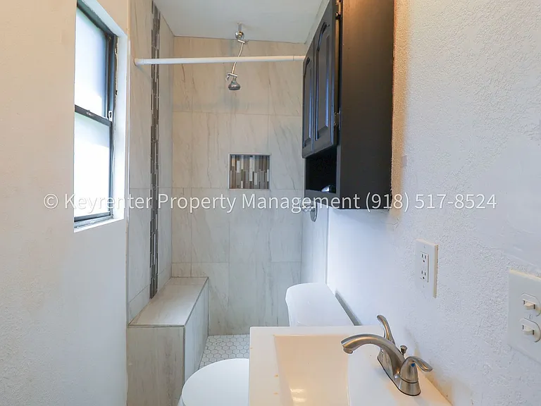 732 N Victor Ave — Photo 27