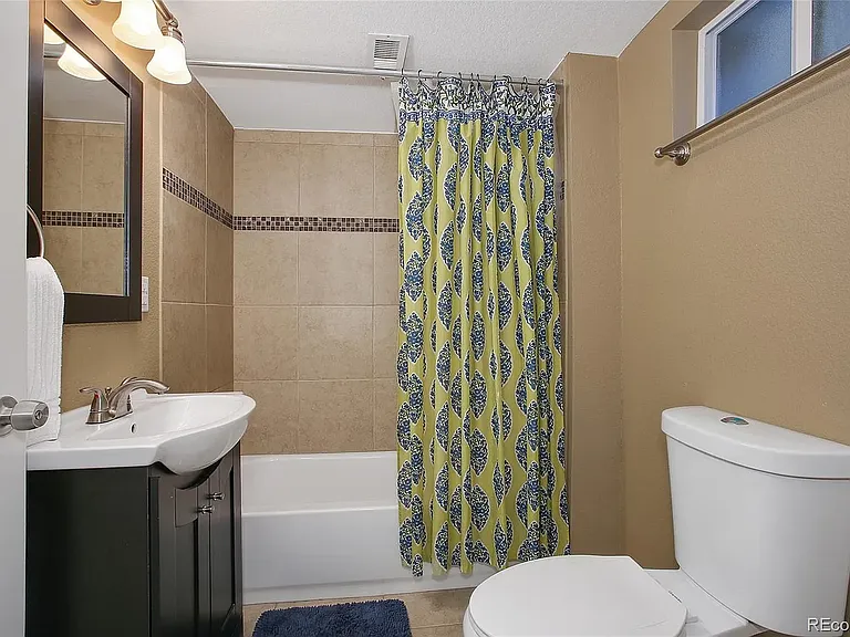 1623 N Williams St — Photo 14