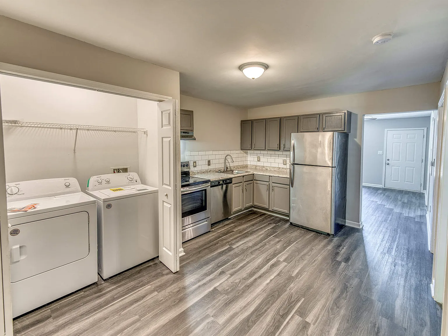 Ashford Place Apartments — Photo 4
