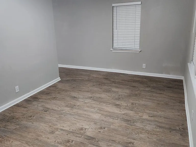 1622 Lucas Ave — Photo 12