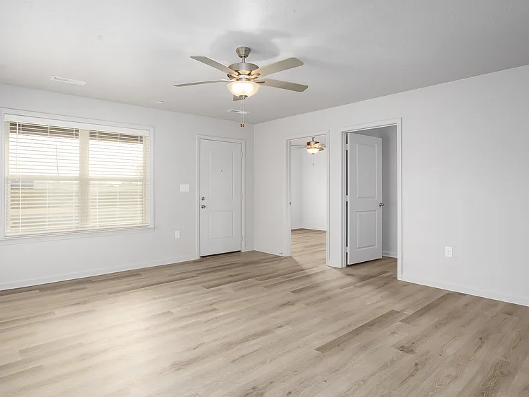 101 Townes Ave — Photo 4