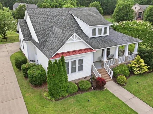 2101 Governors Pointe Dr, Suffolk, VA 23436