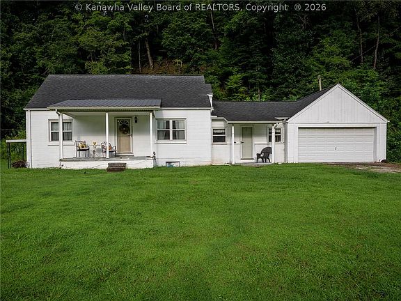 2nd image of 111 Oakmont Dr