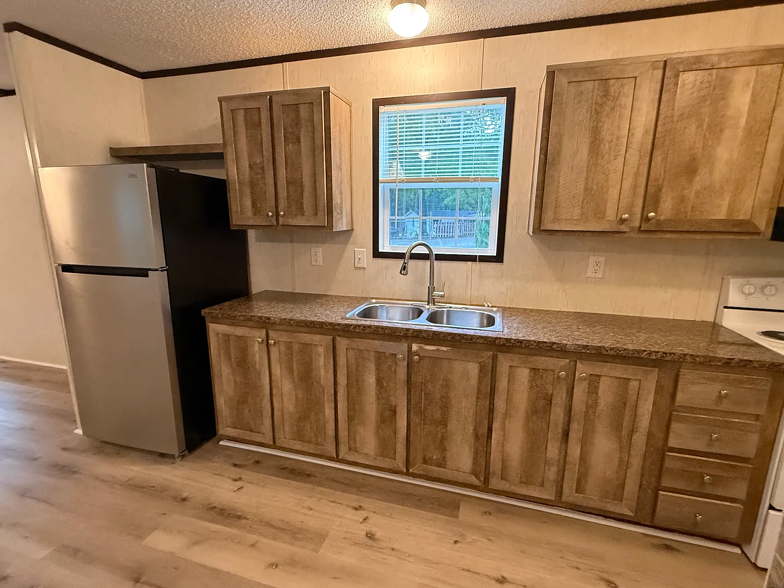 3 bed, 1216 sqft, $1,800 — Photo 3