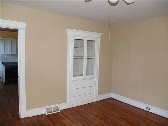 4th image of 25 Stoehrs Pl