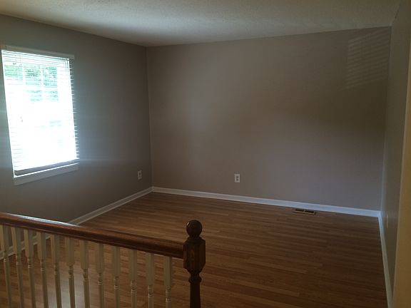 3rd image of 137 Eze Ave