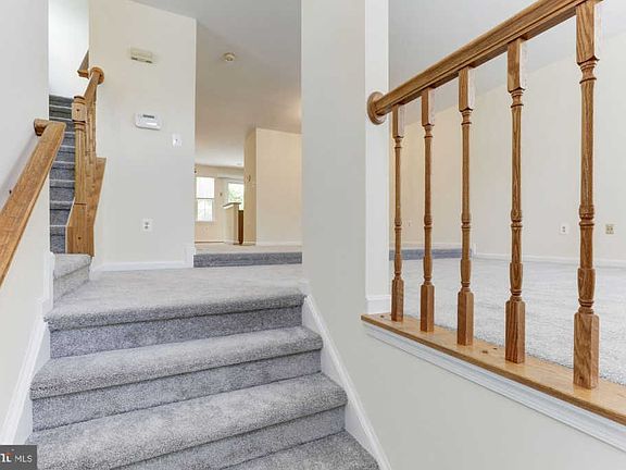 4th image of 6103 Grogans Ct