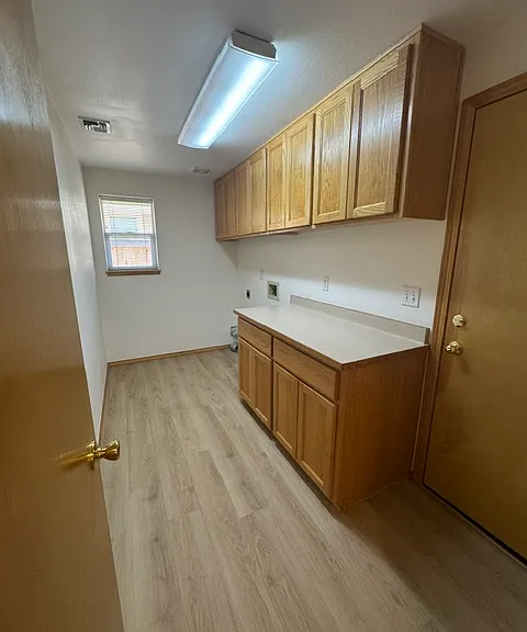 1323 Golden Park Dr #B — Photo 17
