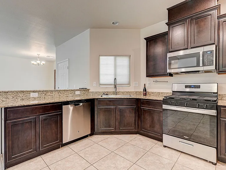 9522 Vega Carpio Ave — Photo 8