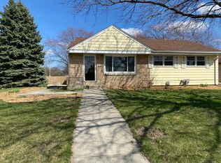 4300 S 68th St, Greenfield, WI 53220