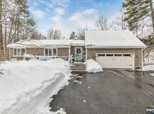 87 Fairlawn Dr W, Hewitt, NJ 07421