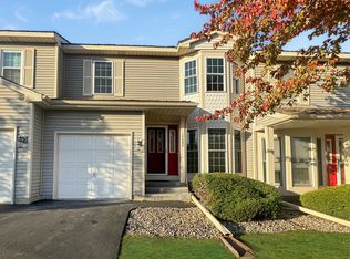 17598 W Horseshoe Ln, Gurnee, IL 60031