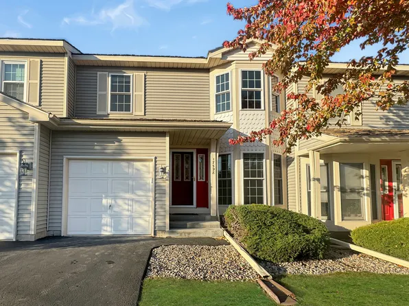 17598 W Horseshoe Ln, Gurnee, IL 60031