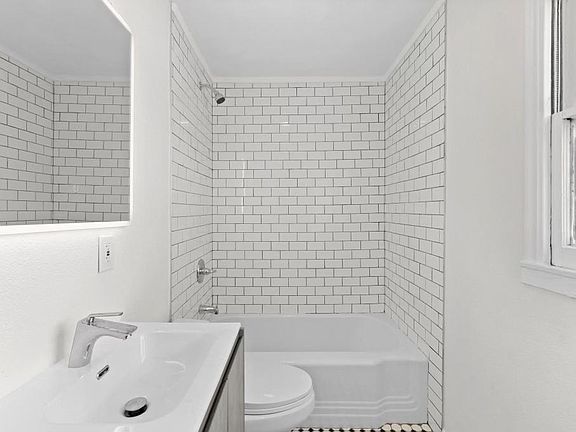 5th image of 649 Robinson St #1