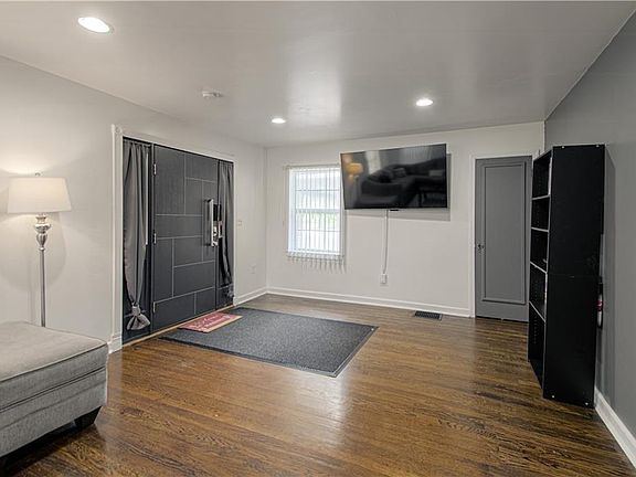5th image of 4910 Paseo Blvd