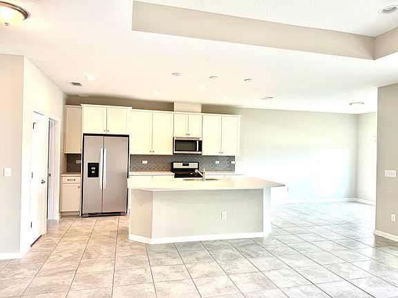 4th image of 142 Ness Cir