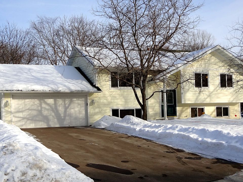 1st image of 3201 York Dr