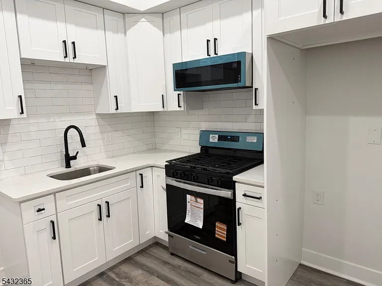 321 Jefferson Ave #1 — Photo 1