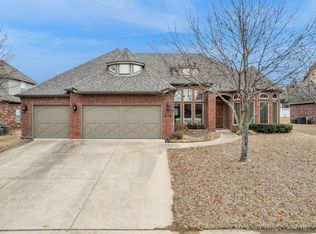 7413 E Fort Worth St, Broken Arrow, OK 74014