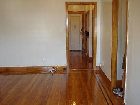 4th image of 2916 21st Ave APT 4