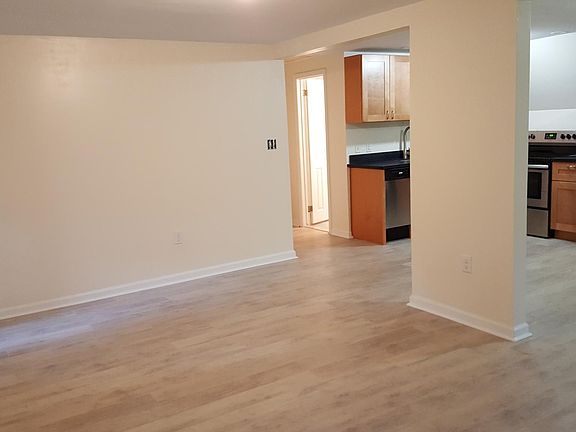 Living/dining/kitchen area