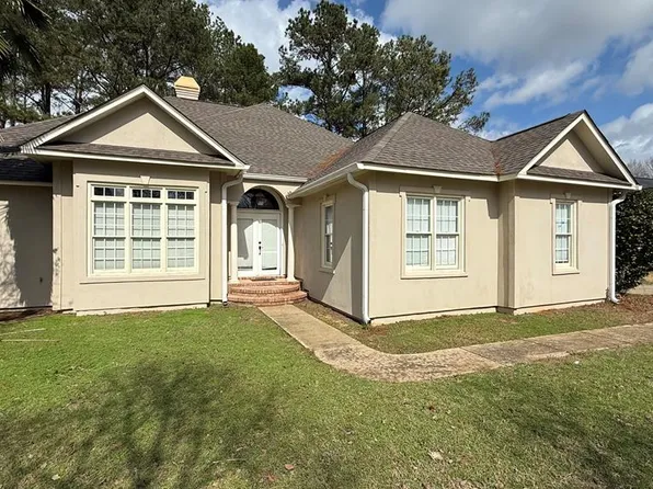 1011 River Pointe Dr, Albany, GA 31701