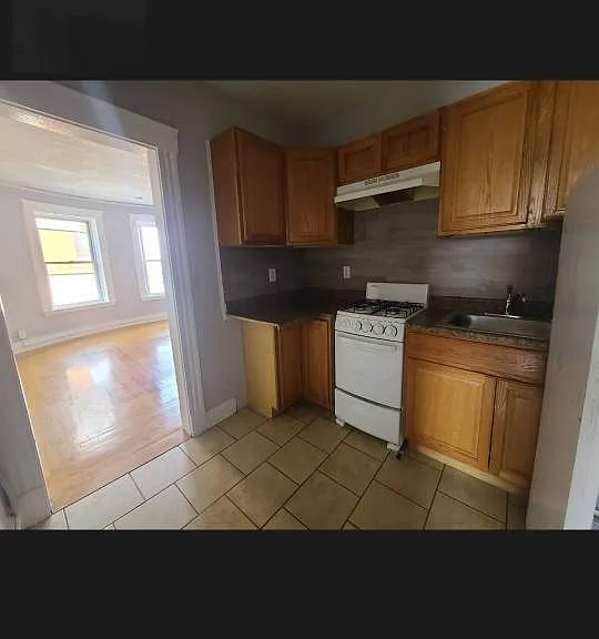 218 West St — Photo 7