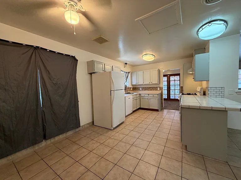424 Oakmont Dr — Photo 14