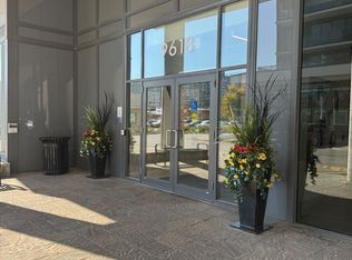 9618 Yonge St #316, Richmond Hill, ON L4C 0X5