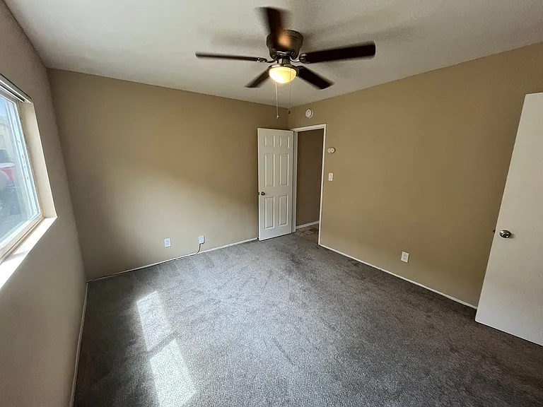5065 W Point Loma Blvd #C — Photo 8