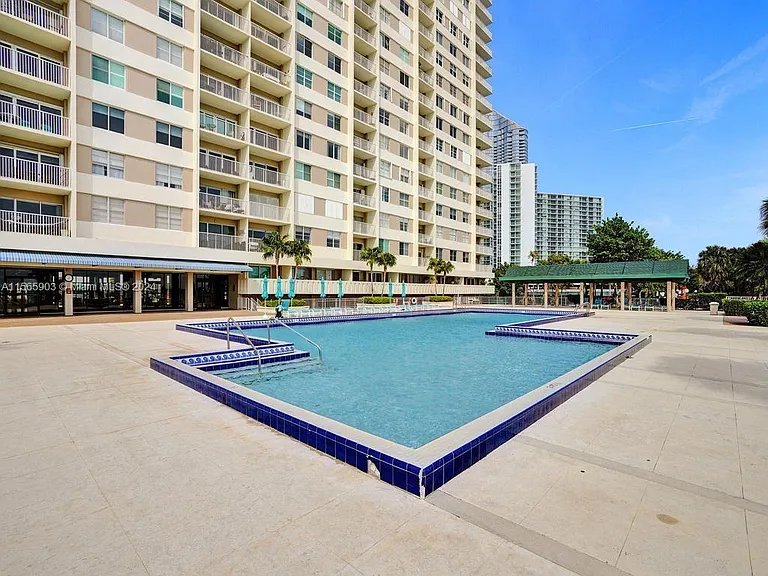 300 Bayview Dr #906 — Photo 47
